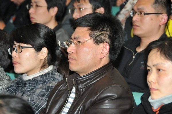 �õ��µ�������ÿһ���˵�����������ѿ ȫ�и�У��ʦ���½����ڳ��ݹ�ѧԺ�ֳ��ƽ�