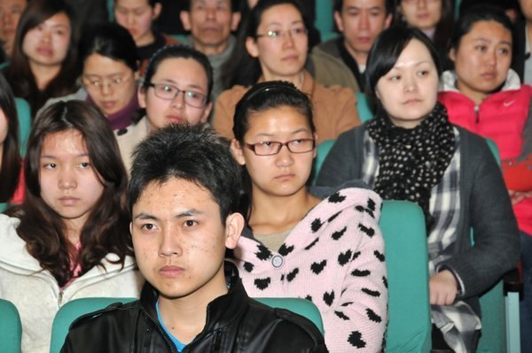 �õ��µ�������ÿһ���˵�����������ѿ ȫ�и�У��ʦ���½����ڳ��ݹ�ѧԺ�ֳ��ƽ�