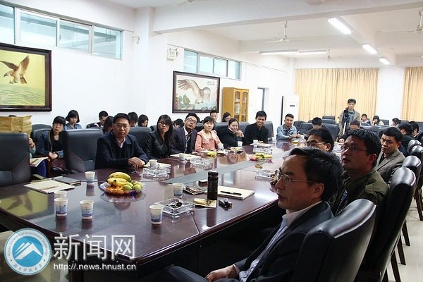 商学院08届校友重聚母校:回首青春往事 继续追梦脚步