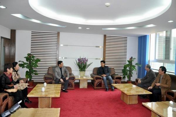 ���ܹ����쵼��У����