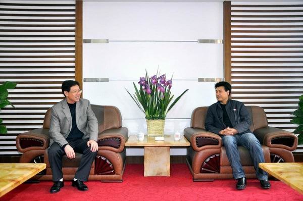 ���ܹ����쵼��У����