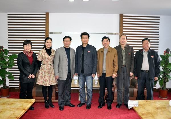 ���ܹ����쵼��У����