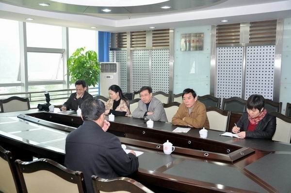 ���ܹ����쵼��У����