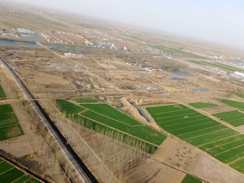 滨州学院研发的首架固定翼无人机试飞成功