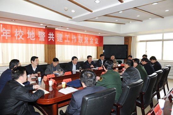 ����ѧԺ�ٿ�2013���У�ؾ�������������