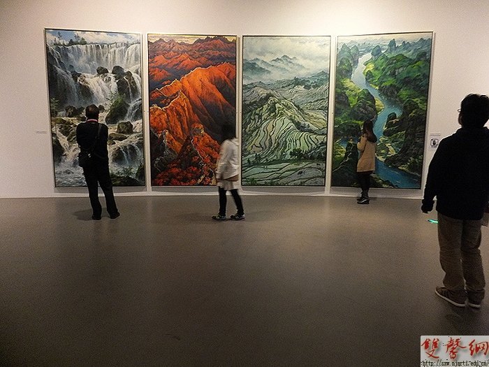 �뽡���ͻ�����չ��У�����ݿ�չ