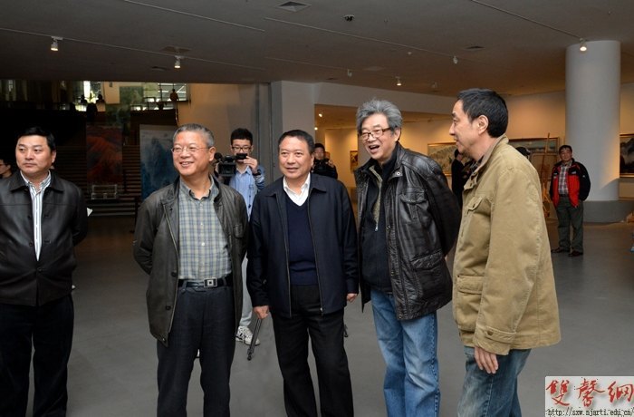 �뽡���ͻ�����չ��У�����ݿ�չ