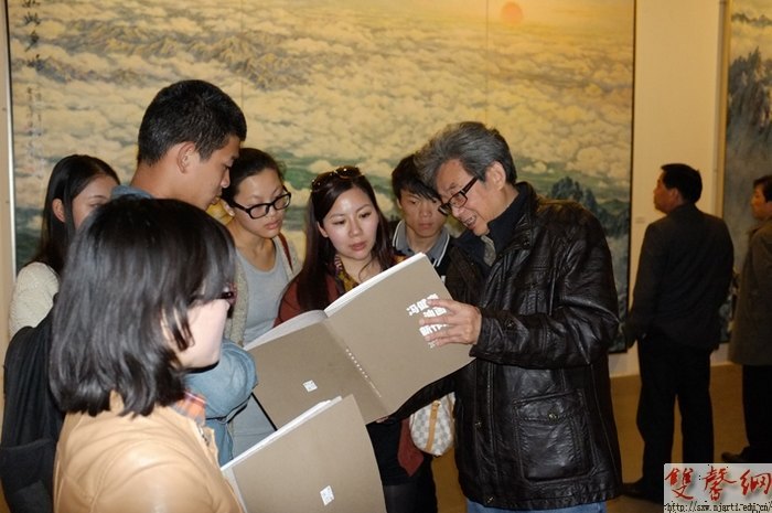 �뽡���ͻ�����չ��У�����ݿ�չ