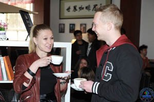 ���ϴ�ѧ�׽���ʽ��������Ļ��ڿ�Ļ