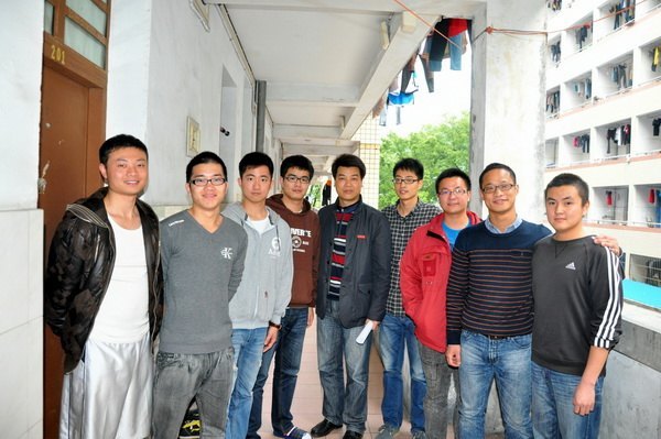 校领导看望受导学生