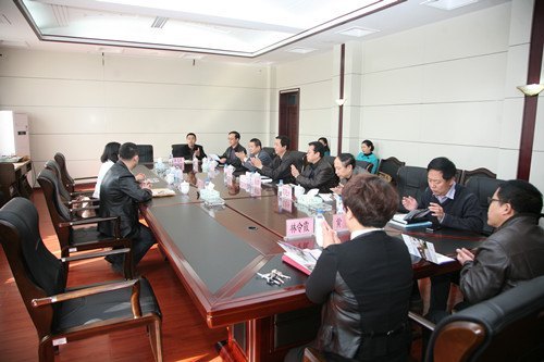 英国格林多大学国际中心主任童苹一行到通化师范学院访问 洽谈国际合作交流办学事宜