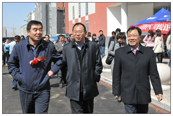 ����ѧԺ����У��������¡�ؾ�������ʦ����ס��ʽ