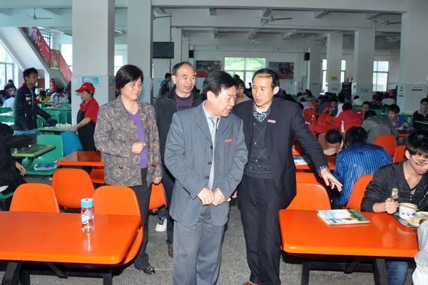 ����ѧԺ������չ���Բ����˷�ר�������ж�