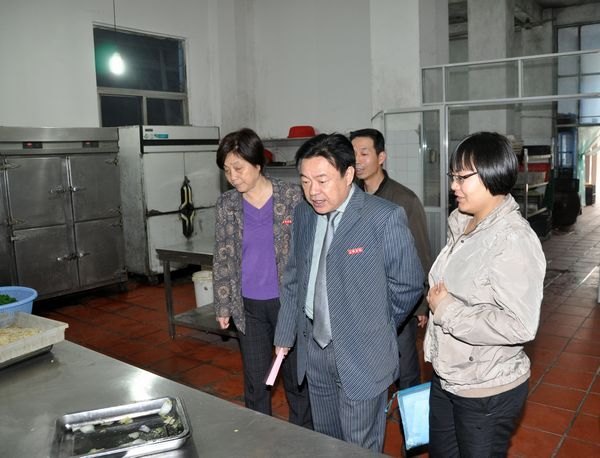 ����ѧԺ������չ���Բ����˷�ר�������ж�