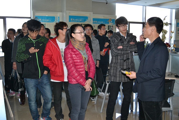 学院组织开展“文经创业行”观摩活动