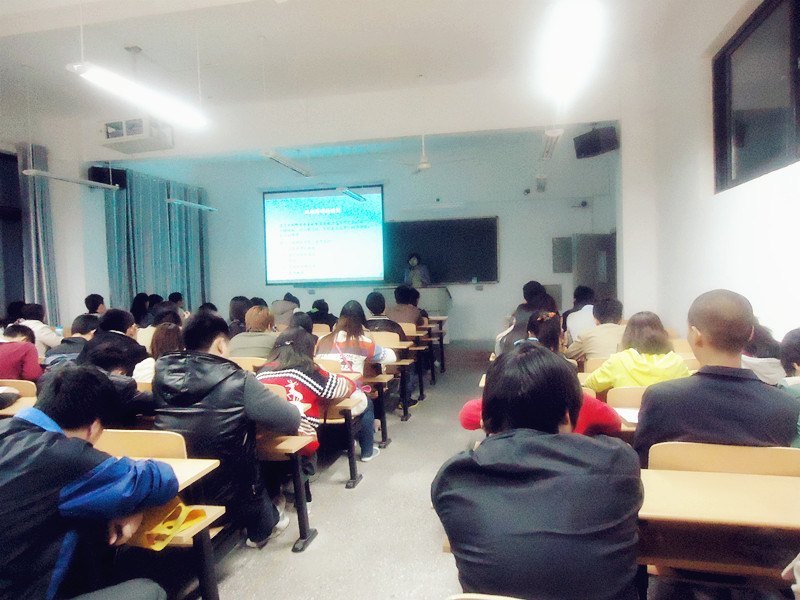 开展心理委员培训 做好心理健康教育