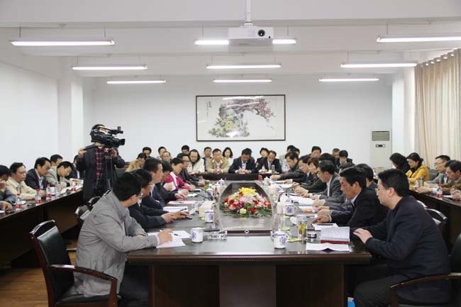 本科教学审核评估专家组总结反馈会顺利召开