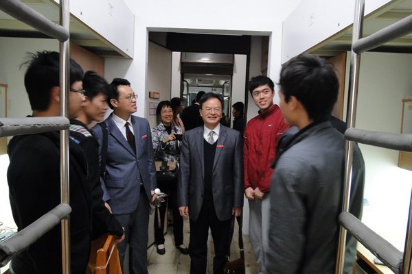 闽台高校应用型本科教材编写组访问台湾中国科技大学