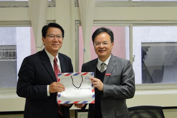 闽台高校应用型本科教材编写组参访德明财经科技大学