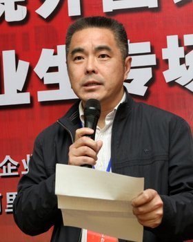 百余企业齐加盟 招募人才有新招 外国语学院举办2013届毕业生专场招聘会