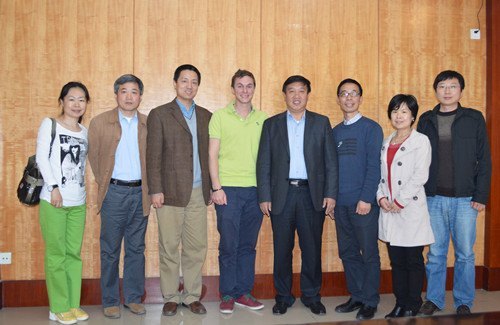 商学院迎来首位欧洲留学生