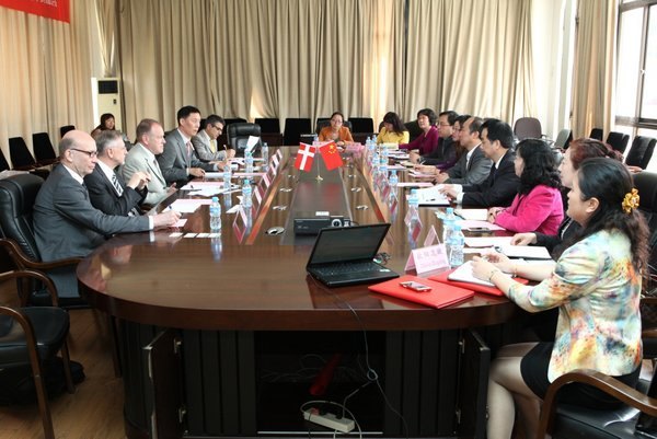 丹麦VIA大学学院代表团访问常州工学院