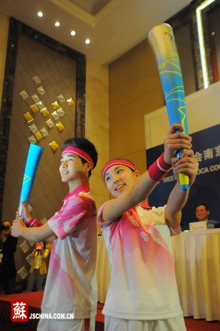 ����ѧ���μ��Ͼ�������桰�����ꡱ��Ļ��ʽ