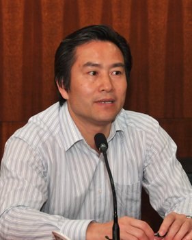 牵手圆梦:校关工委老同志与延陵学院学子结对互助