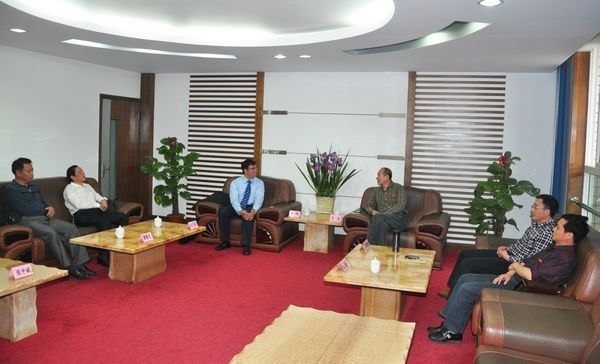 国际货币基金组织研究部研究员童晖博士来校讲学