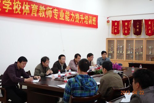 ������ɫ�����Ե㽨��ѧУ������ѧ�ƣ���ʦרҵ����������ѵ���ڹ���ʦ��ѧԺ����