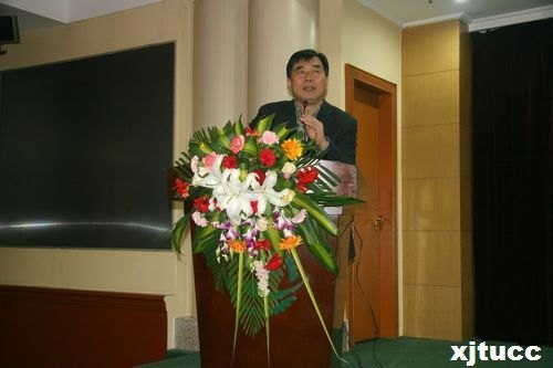 ������ͨ��ѧ����ѧԺ�ɹ��ٰ��׽�ȫ������ѧԺְҵ��չ������̳