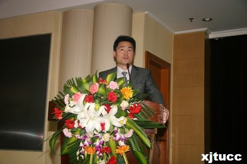 ������ͨ��ѧ����ѧԺ�ɹ��ٰ��׽�ȫ������ѧԺְҵ��չ������̳