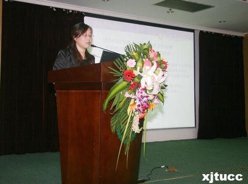 ������ͨ��ѧ����ѧԺ�ɹ��ٰ��׽�ȫ������ѧԺְҵ��չ������̳