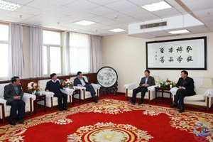 临沂大学姜同松副校长一行来济南大学访问