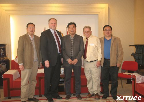 加拿大纽芬兰纪念大学商学院院长Wilfred Zerbe教授一行来访西安交通大学城市学院