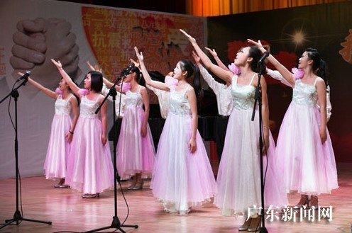 【广东新闻网】“我们和你在一起” 广东惠州学院诗歌祈福情系雅安