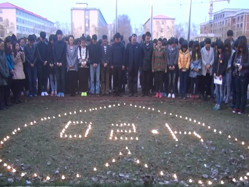 经济管理学院开展为雅安祈福活动经济管理学院开展为雅安祈福活动