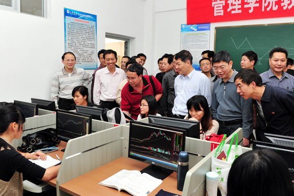 иأС־ֳ߼ѧУУιۿ