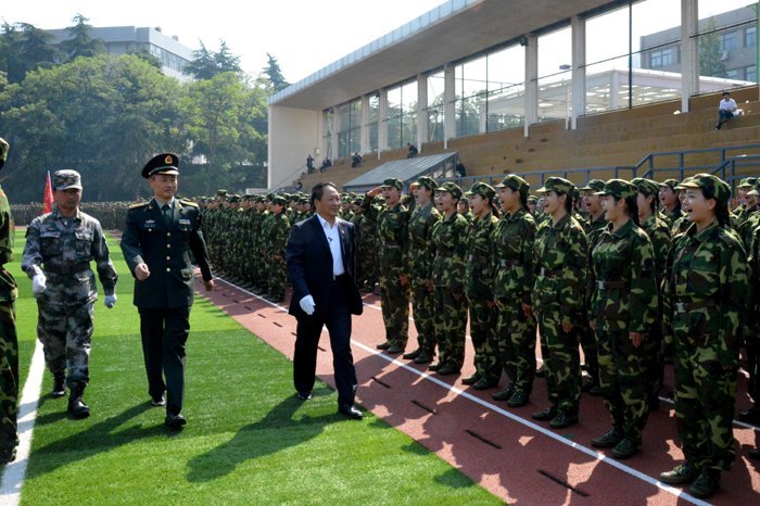 南京艺术学院召开2012级新生军训成果汇报表演暨表彰大会