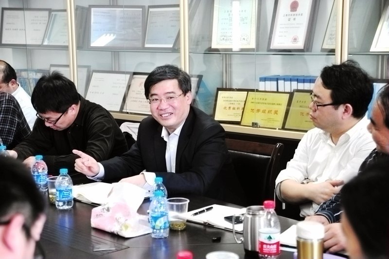 校党委书记朱民赴信息学院调研工作