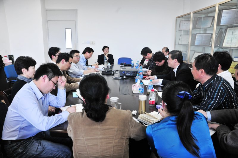 校党委书记朱民赴信息学院调研工作