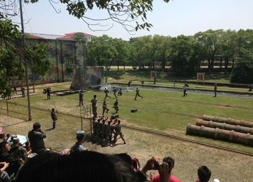 校团委组织学生干部赴军营体验生活