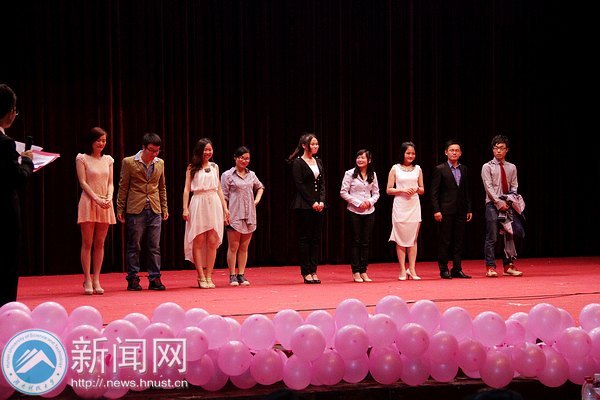 英语语言艺术团第四届Chris Cup英语演讲比赛完美收官