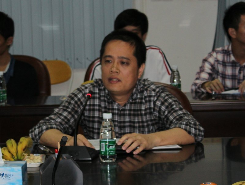 李润参加电信学院学科竞赛工作交流会