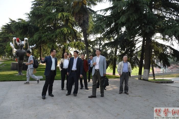 鼓楼区人大高校代表组来南艺考察艺术教育