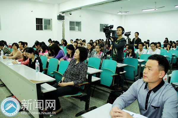 著名语言学家方梅教授来校谈互动交际中的语法