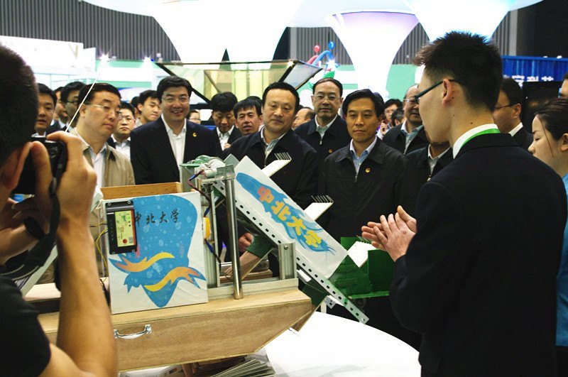 省领导高度评价中北大学学生科技创新作品