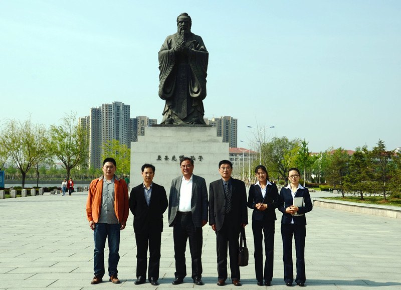山东师范大学历山学院董事长金德禄一行访问烟台大学文经学院
