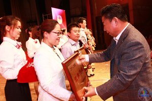 ���ϴ�ѧ���С��й��� �ഺ�Ρ�2013�����İ佱����