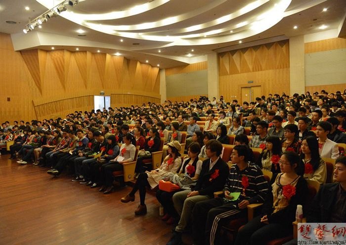 �Ͼ�����ѧԺ���С����ġ����ô���ߡ��й���&nbsp;�����顱ר�������ݳ�